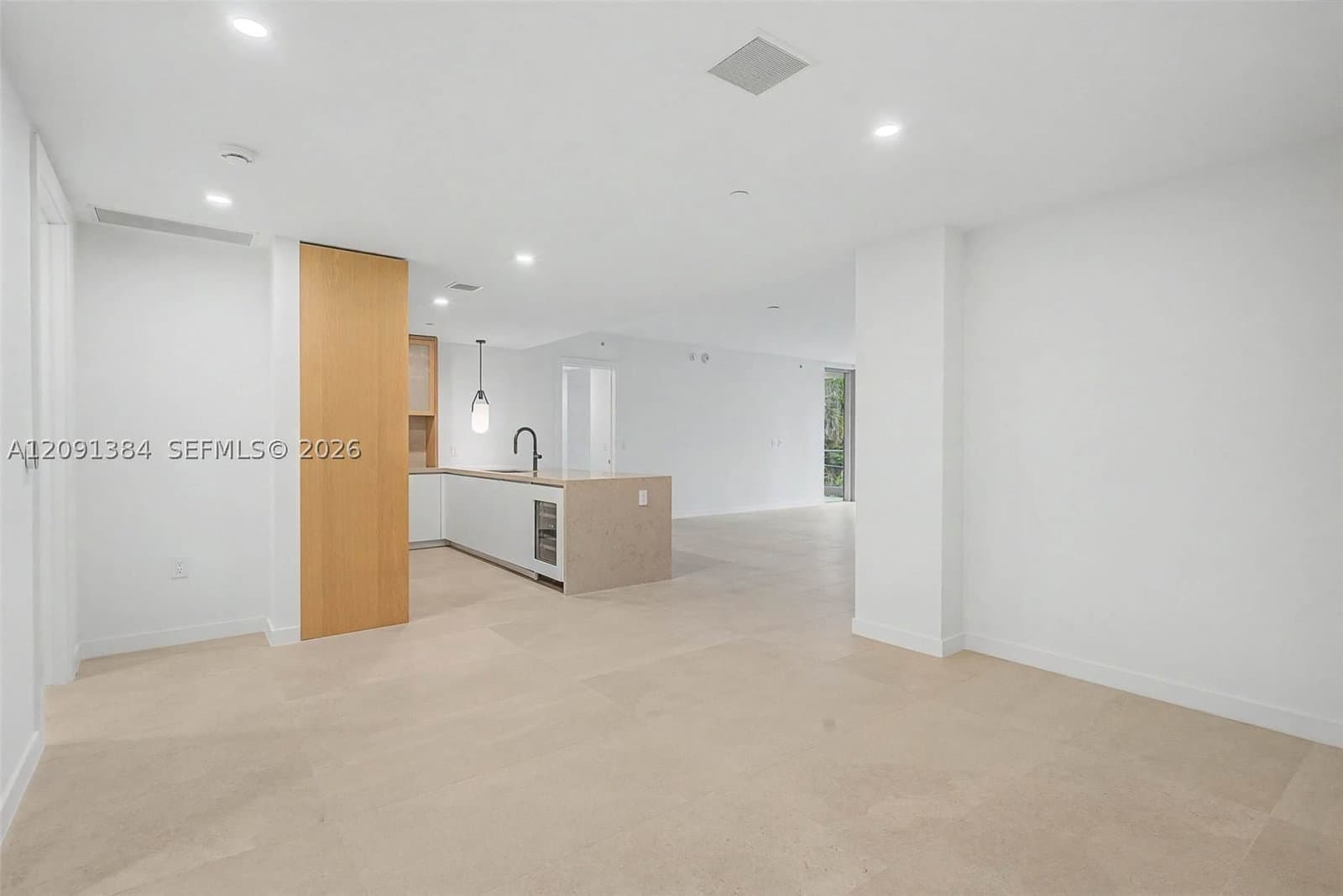 3-bedroom Condo — 2200 Brickell Avenue #405, Miami, FL 33129