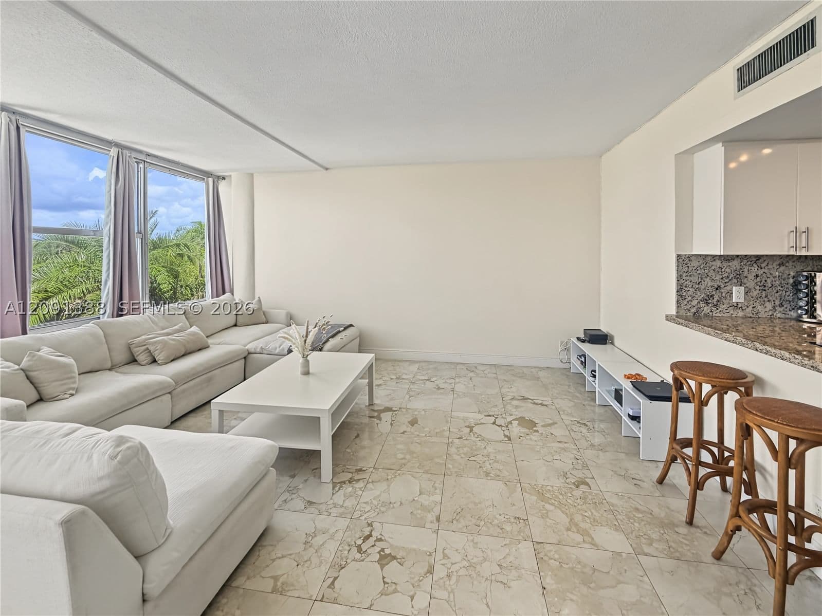 1-bedroom Condo — 900 Bay Dr #221, Miami Beach, FL 33141