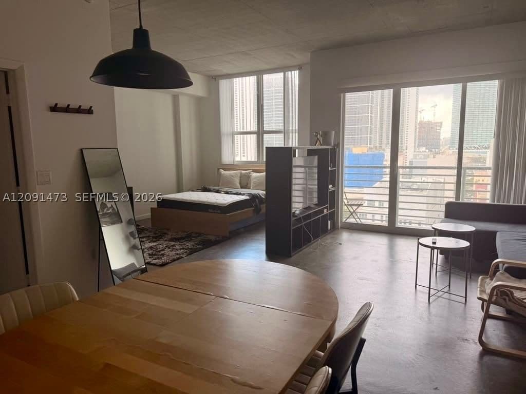 1+1 Condo — 133 2nd Ave #1605, Miami, FL 33132