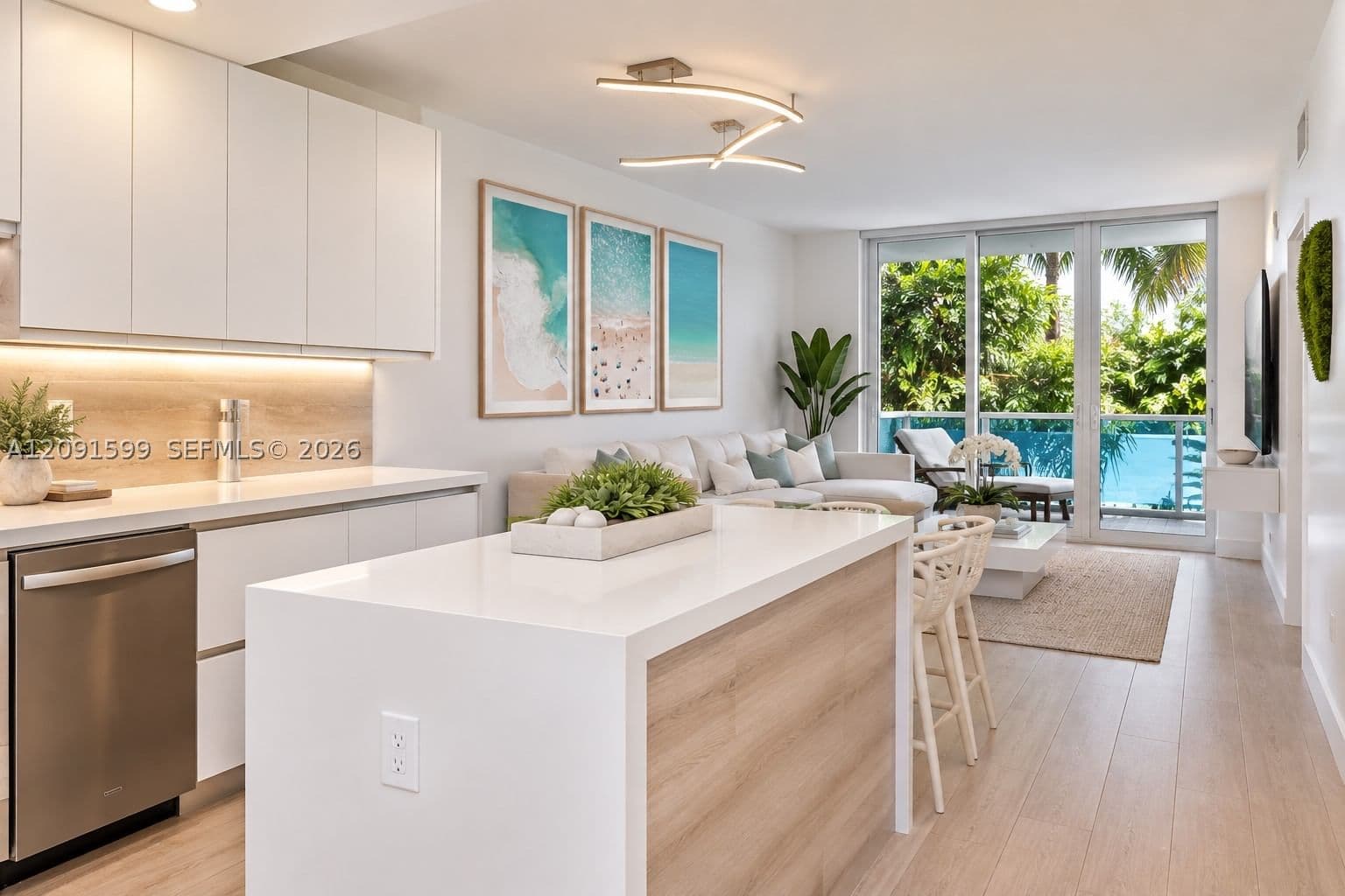 2-bedroom Condo — 2301 Collins Ave #318, Miami Beach, FL 33139