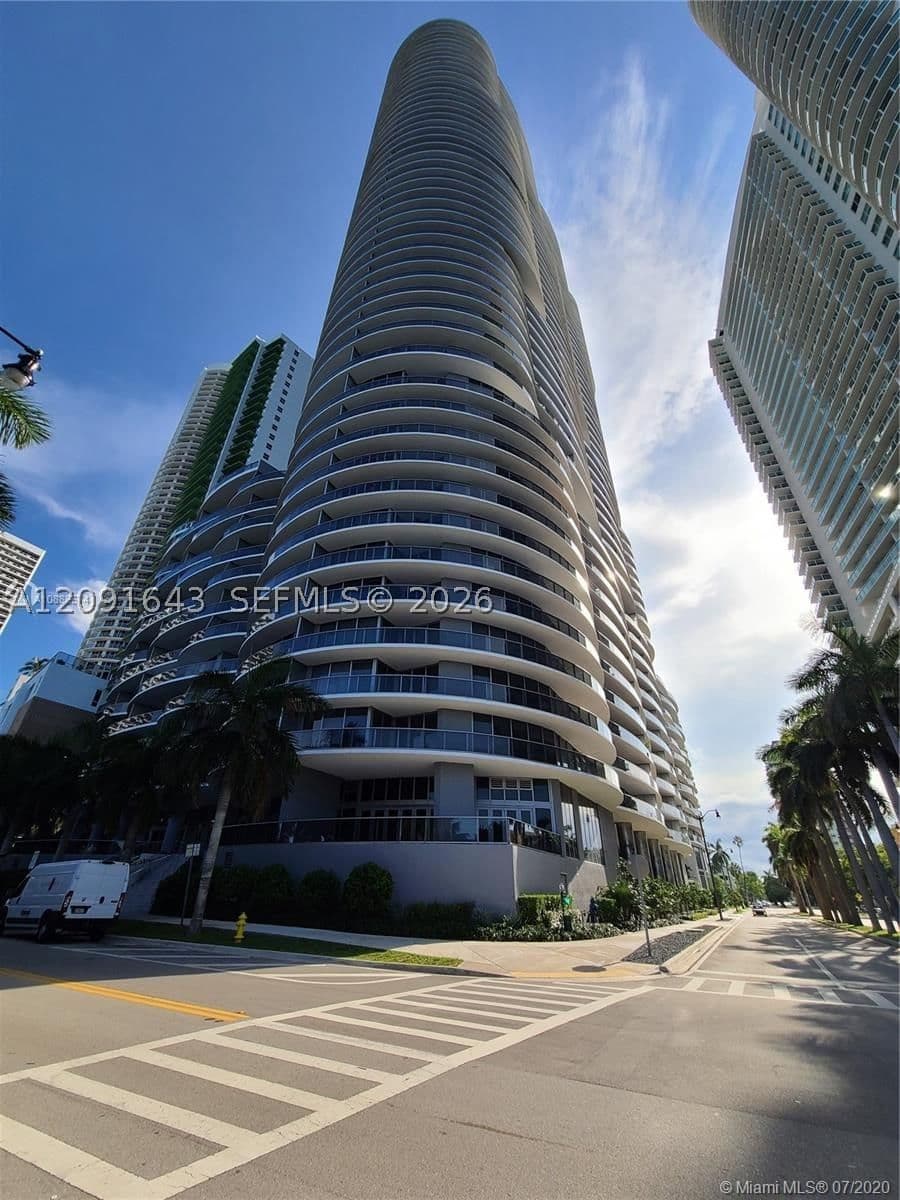 1+1 Condo — 488 18th St #1504, Miami, FL 33132