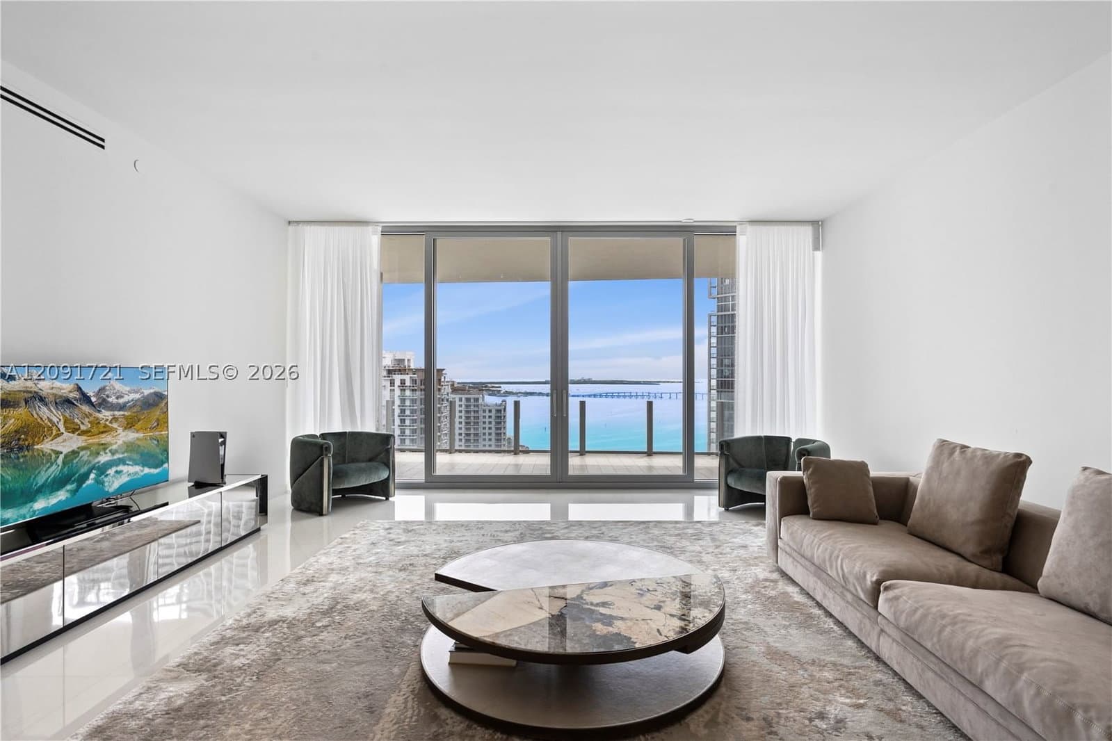 4+1 Condo — 300 Biscayne Boulevard Way #3304C, Miami, FL 33131