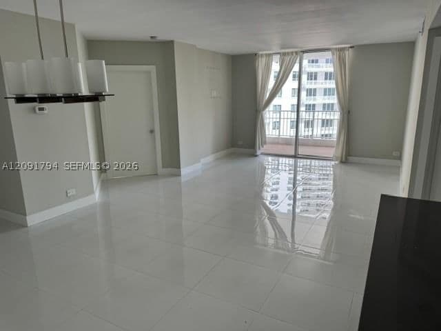 2+1 Condo — 701 Brickell Key Blvd #1605, Miami, FL 33131