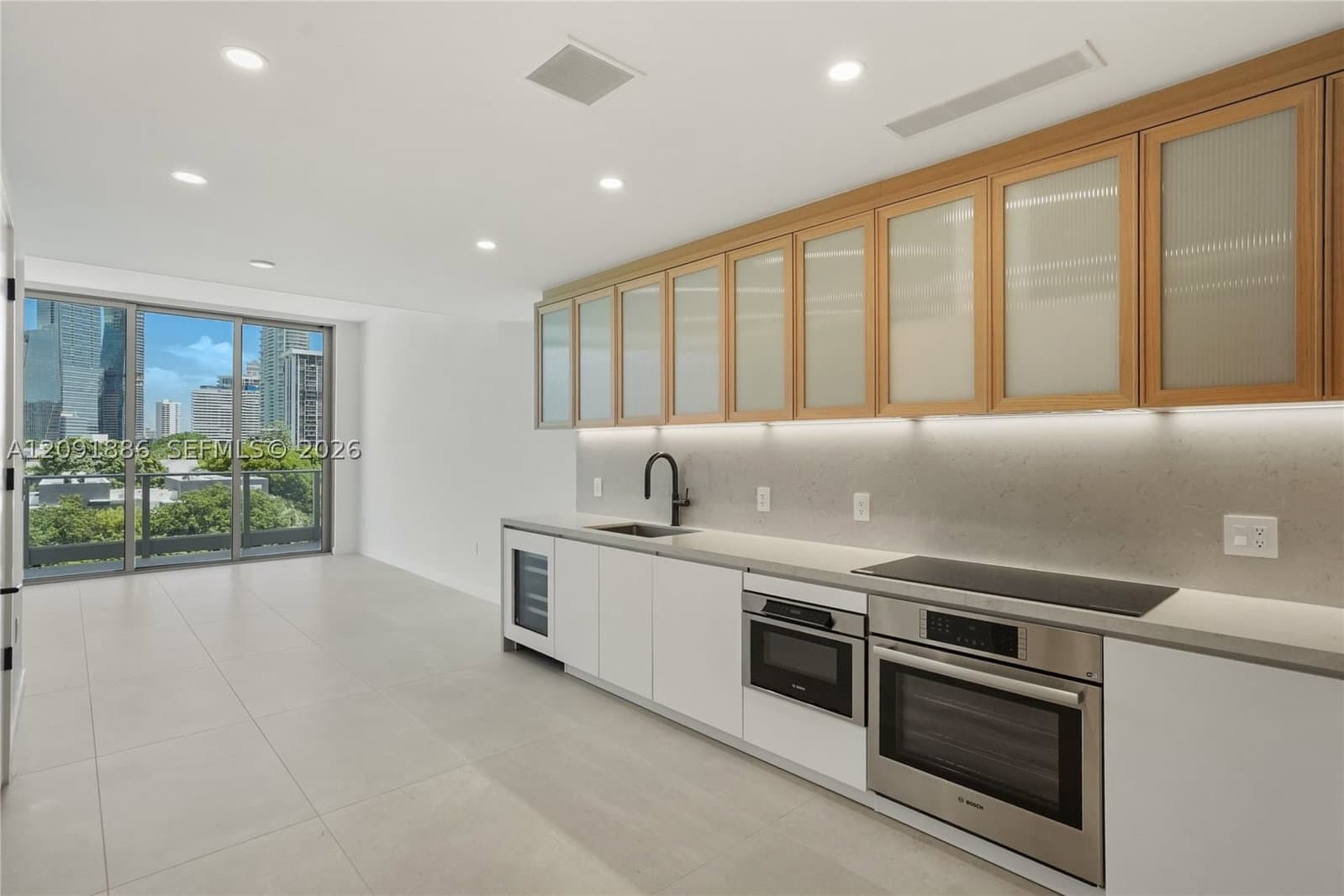 1+1 Condo — 2200 Brickell Ave #PH06, Miami, FL 33129