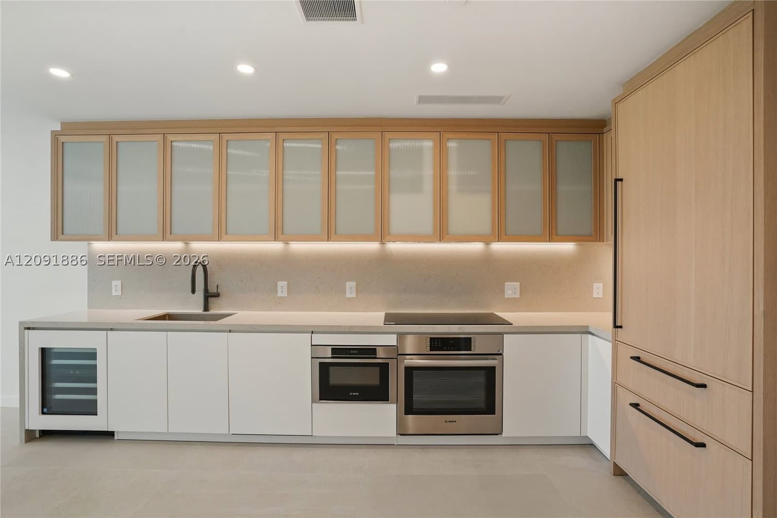 1+1 Condo — 2200 Brickell Ave #PH06, Miami, FL 33129