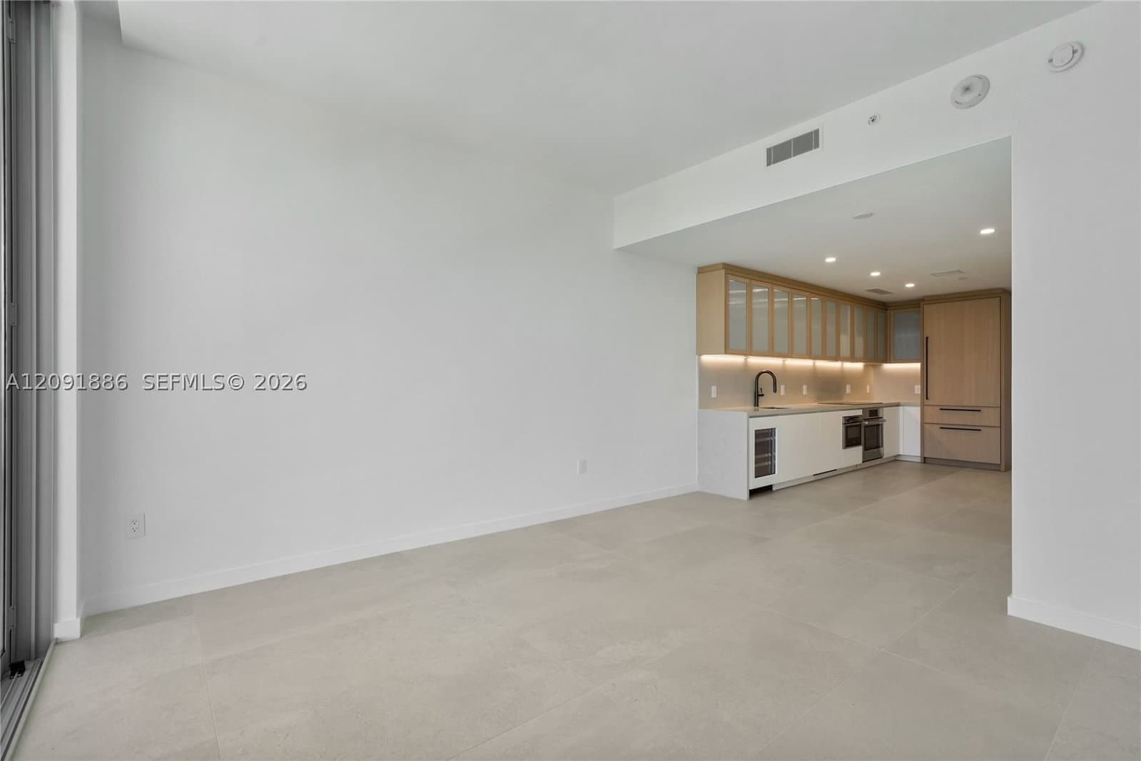 1+1 Condo — 2200 Brickell Ave #PH06, Miami, FL 33129