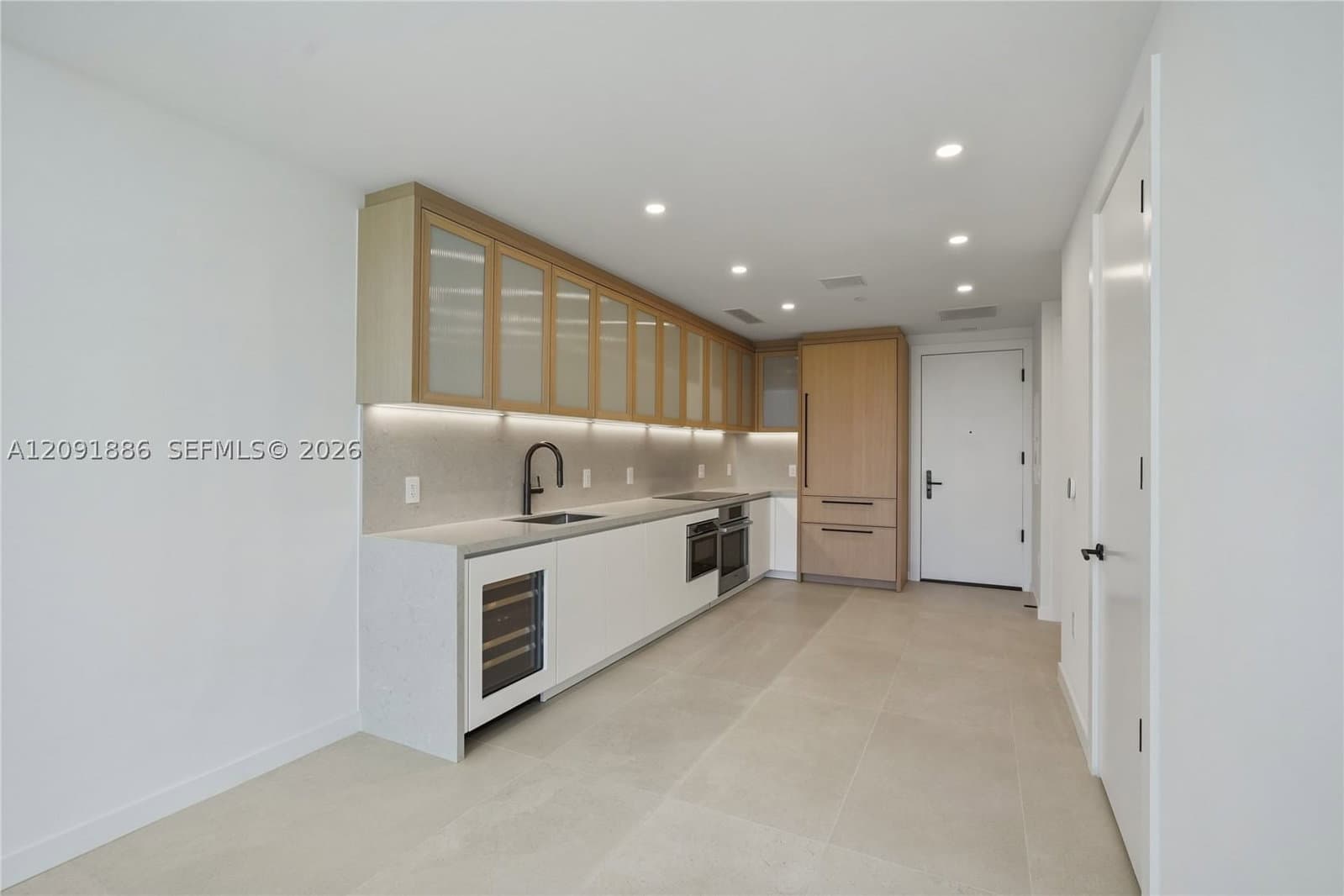 1+1 Condo — 2200 Brickell Ave #PH06, Miami, FL 33129