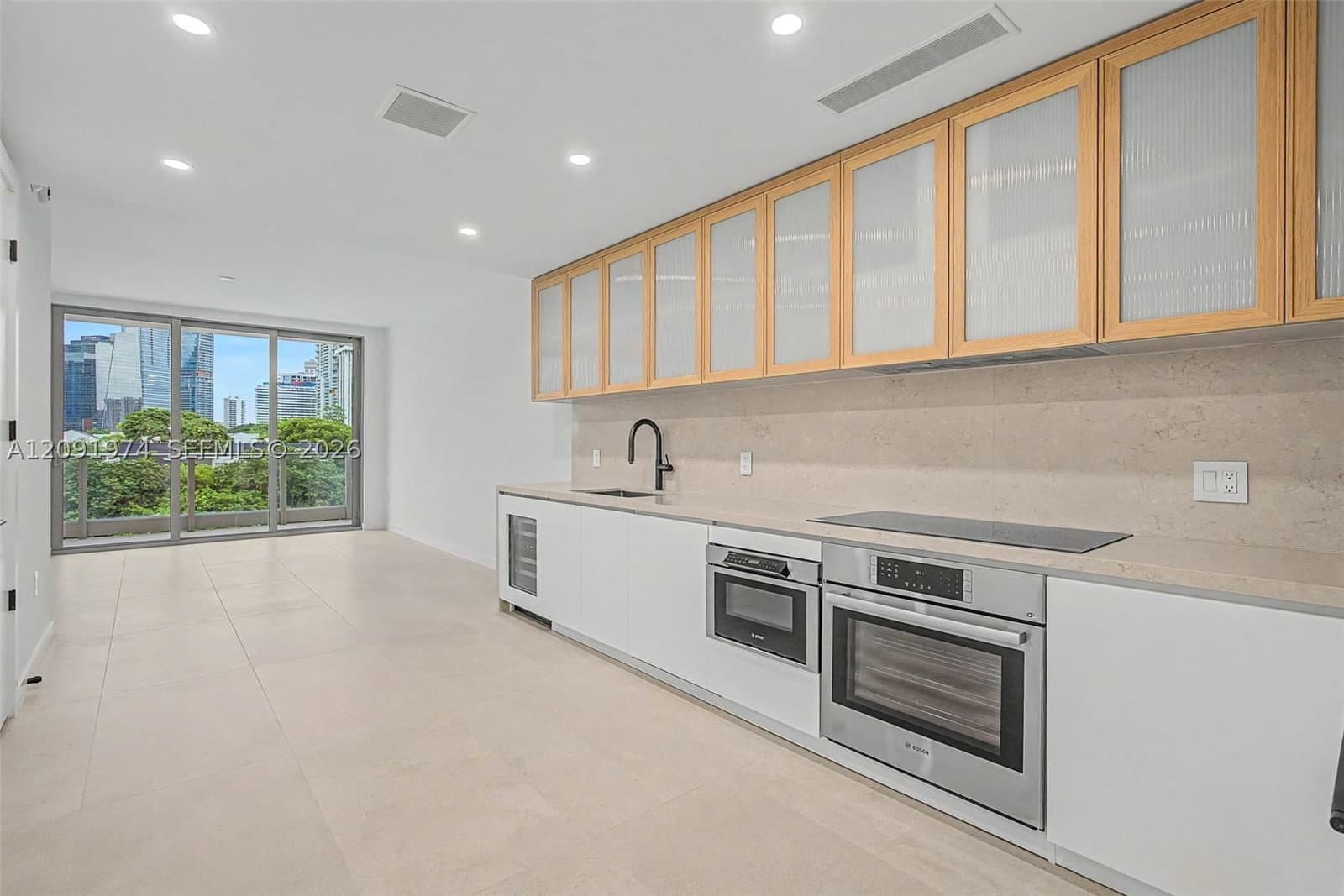1-bedroom Condo — 2200 Brickell Ave #406, Miami, FL 33129