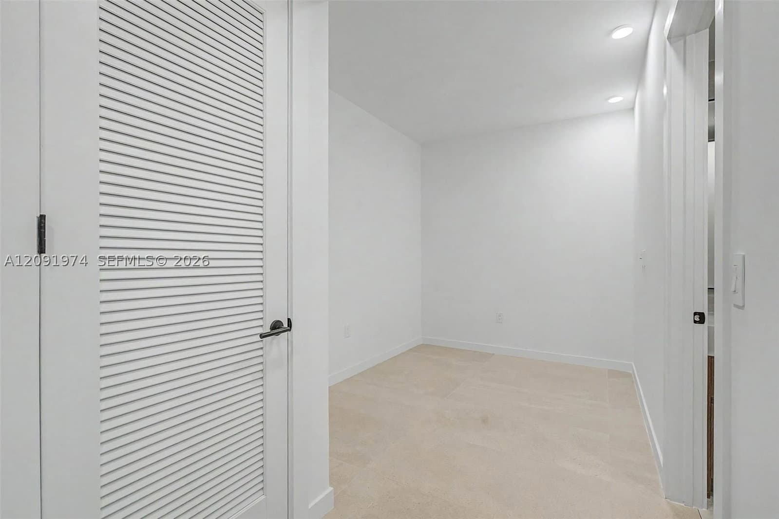1-bedroom Condo — 2200 Brickell Ave #406, Miami, FL 33129