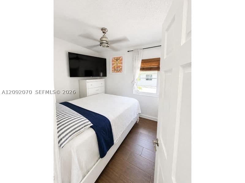 Mülk — 985 10th St, Miami, FL 33130