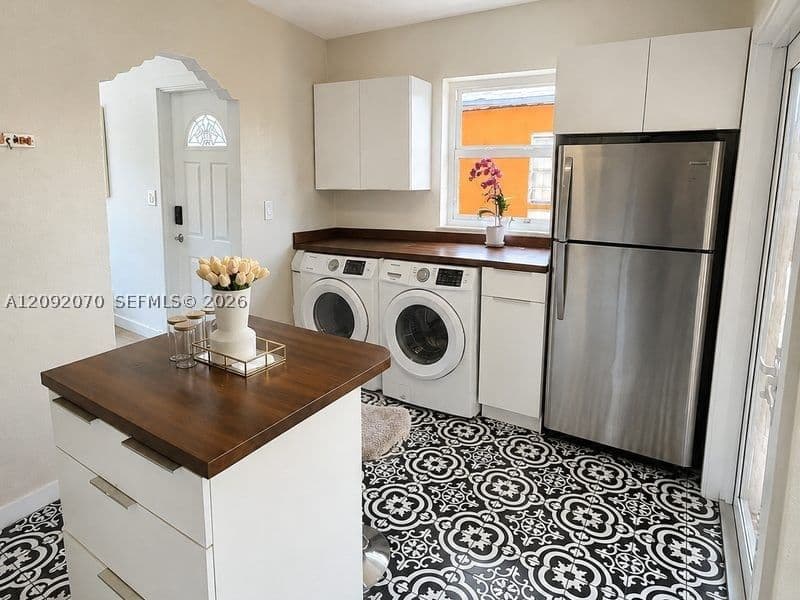 Mülk — 985 10th St, Miami, FL 33130