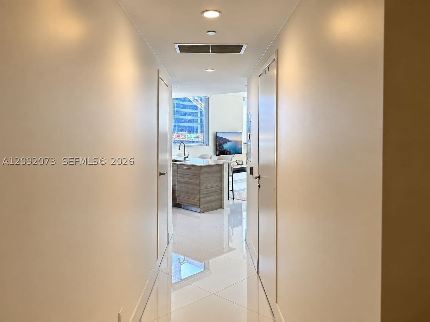 1-bedroom Condo — 1300 Brickell Bay Dr #801, Miami, FL 33131