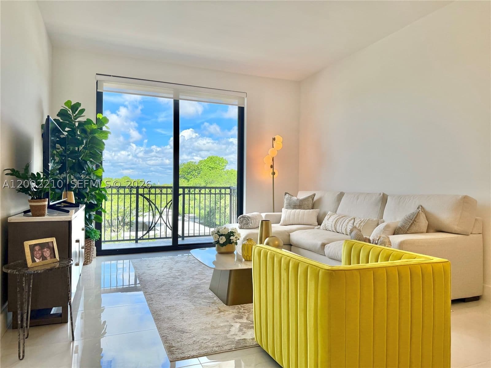 1-bedroom Condo — 301 Altara Ave #418, Coral Gables, FL 33146