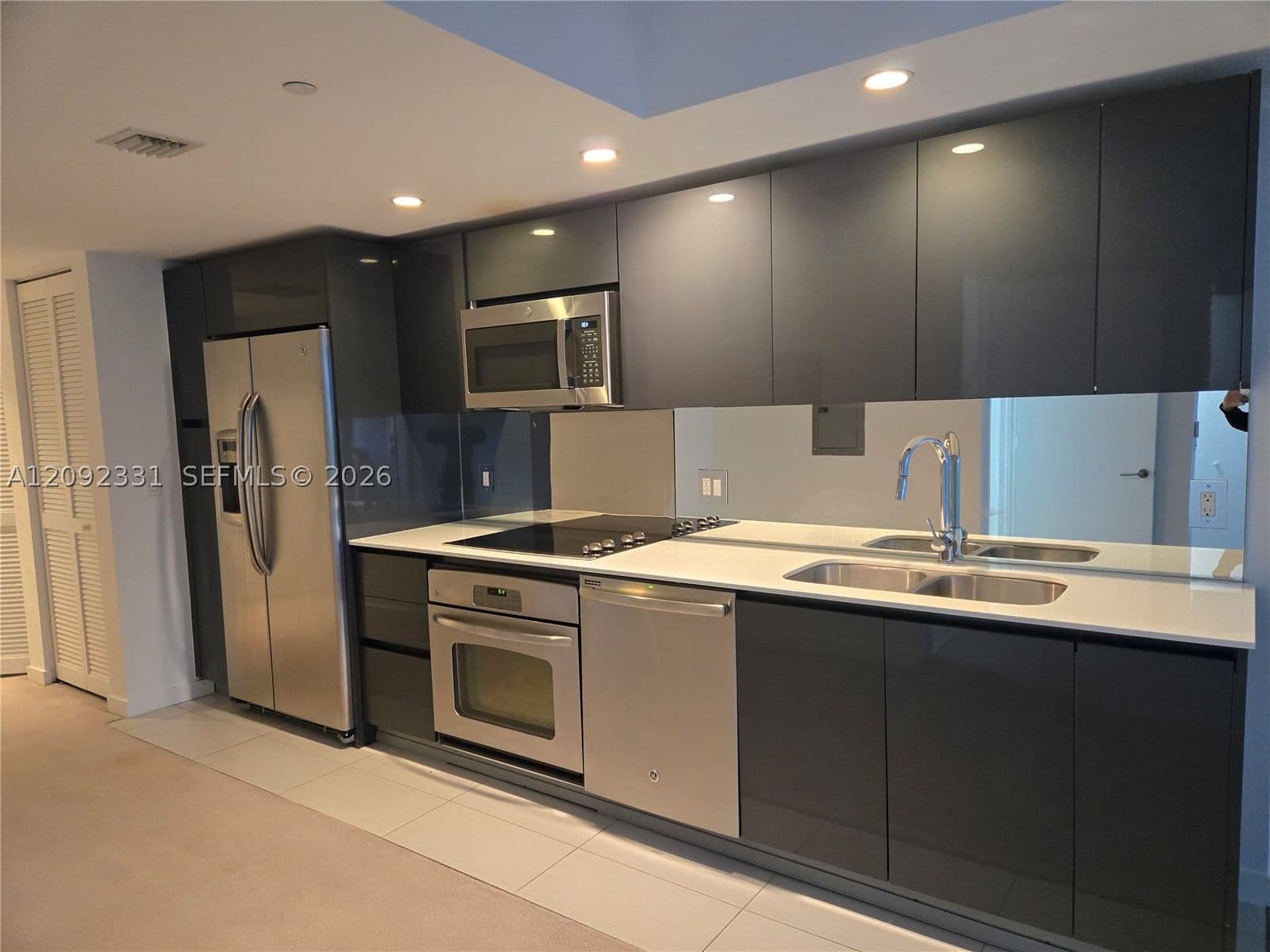Condo — 31 6th St #503, Miami, FL 33131