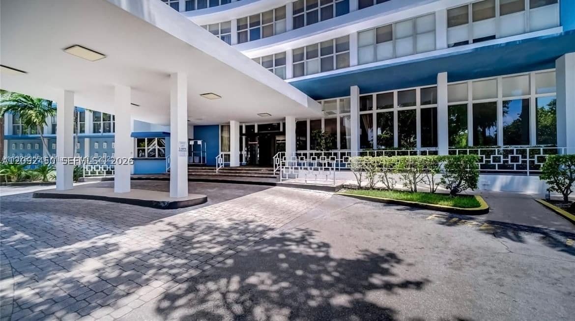 2+1 Condo — 7441 Wayne Ave #6L, Miami Beach, FL 33141