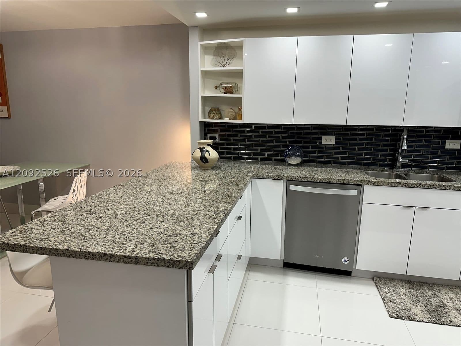 2+1 Condo — 6039 Collins Ave #721, Miami Beach, FL 33140