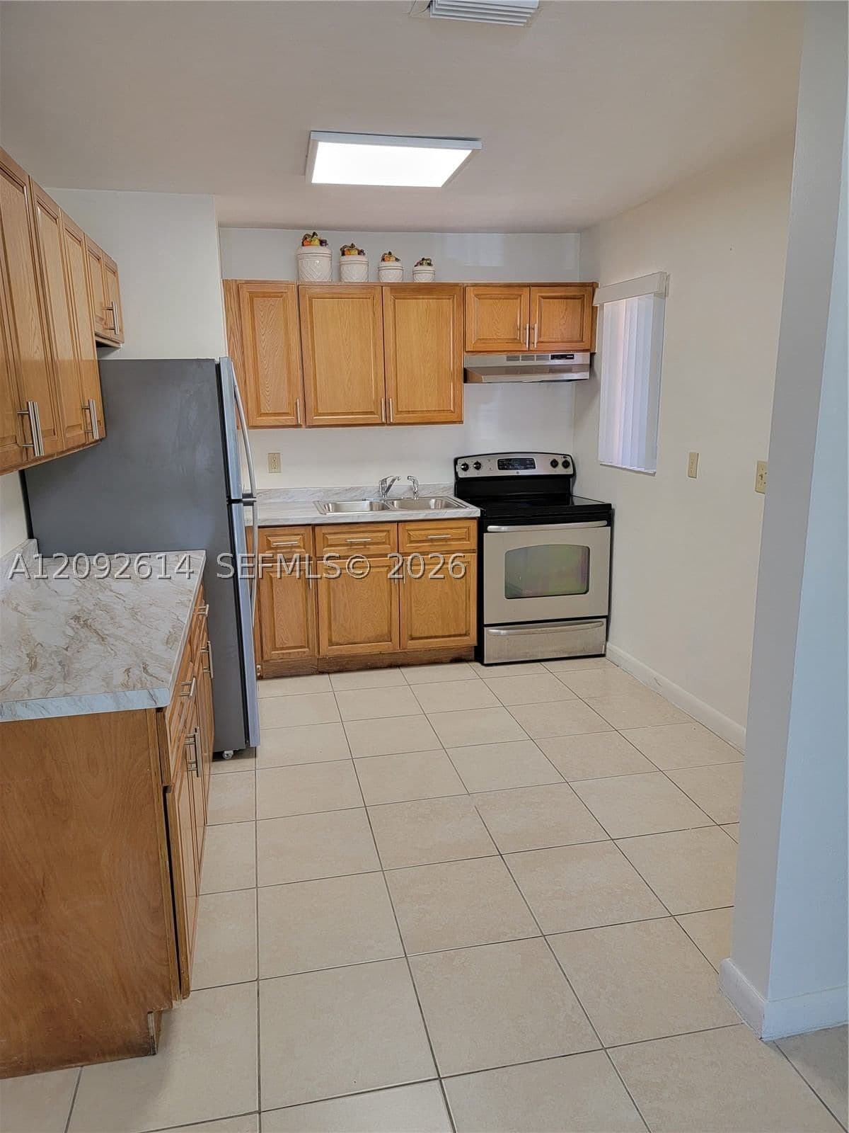 3+1 Müstakil ev — 1388 55 St, Miami, FL 33142