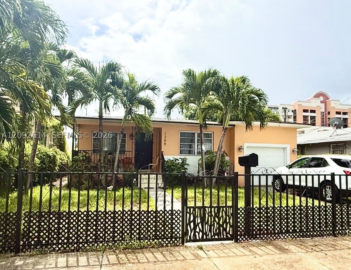 3+1 Müstakil ev — 1388 55 St, Miami, FL 33142