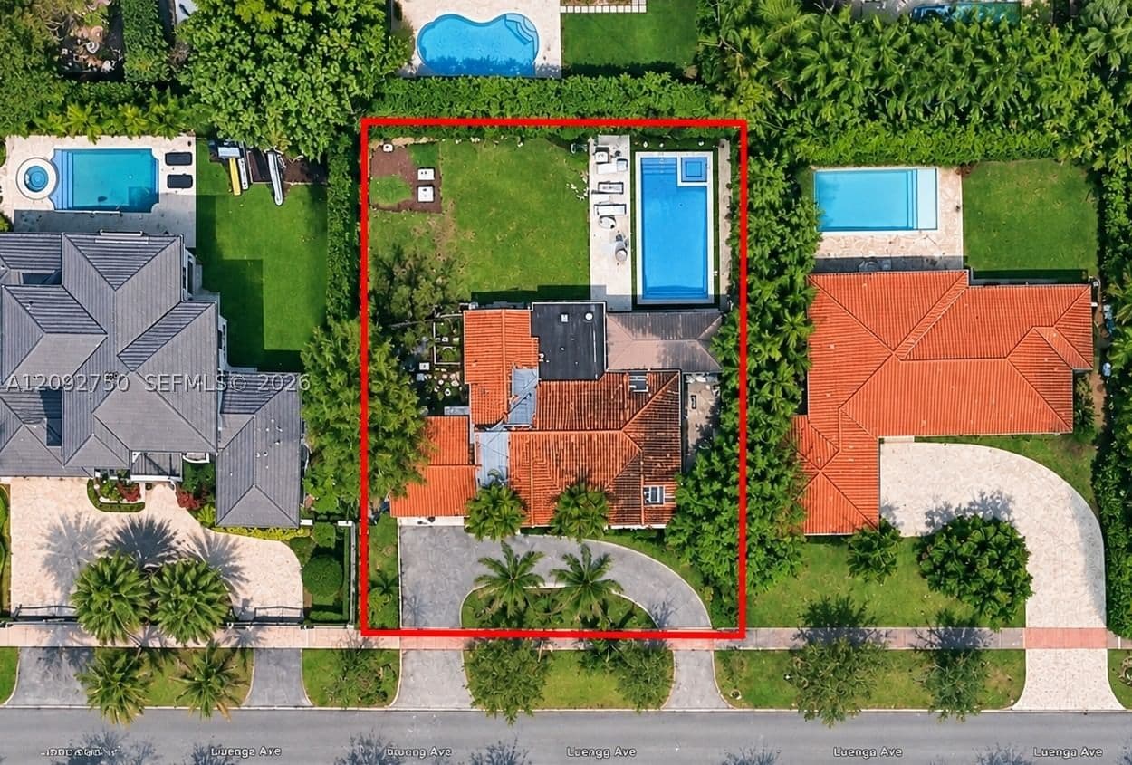 3+1 Müstakil ev — 421 Luenga Ave, Coral Gables, FL 33146