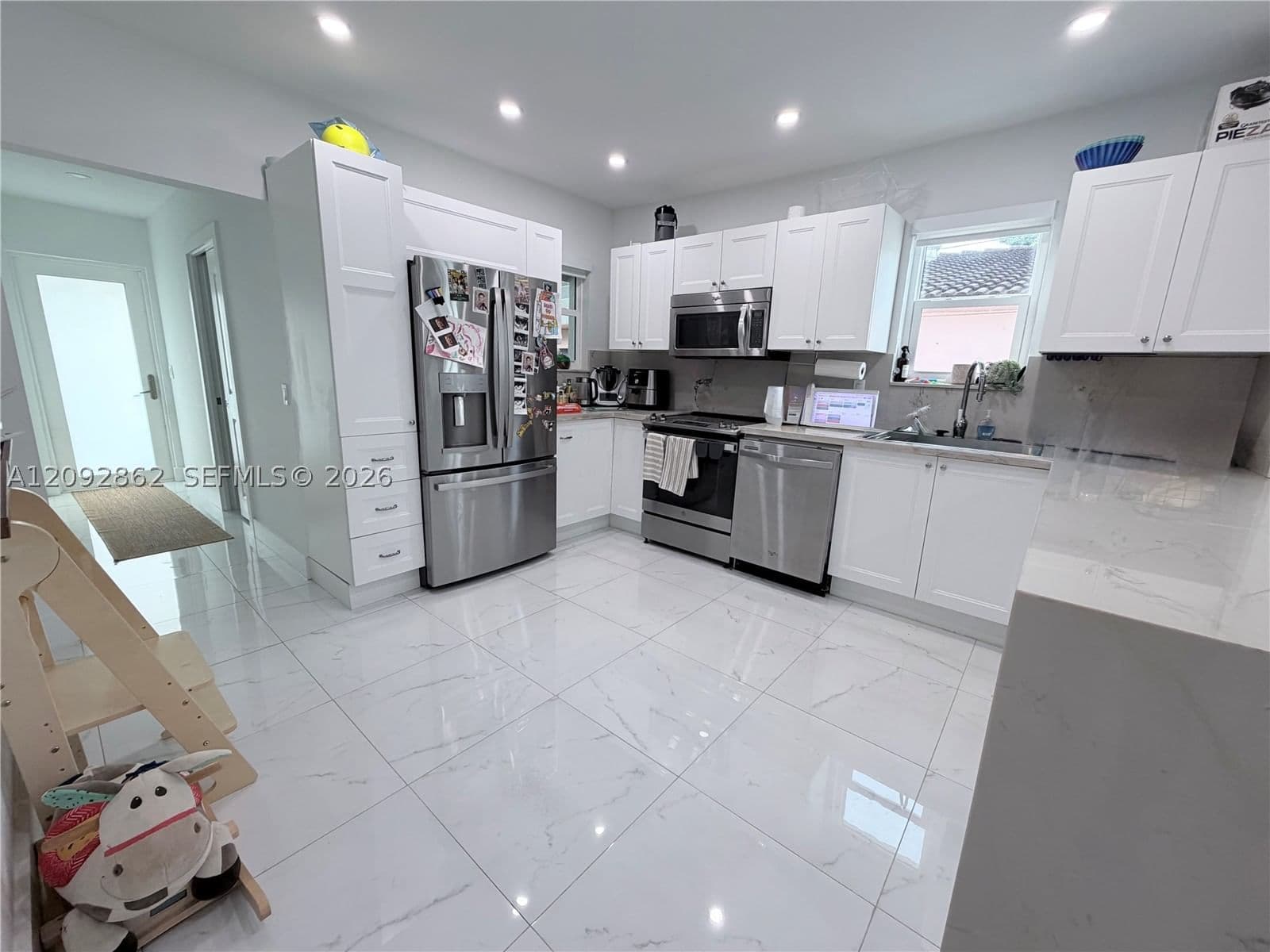 3+1 Müstakil ev — 360 20th Rd, Miami, FL 33129