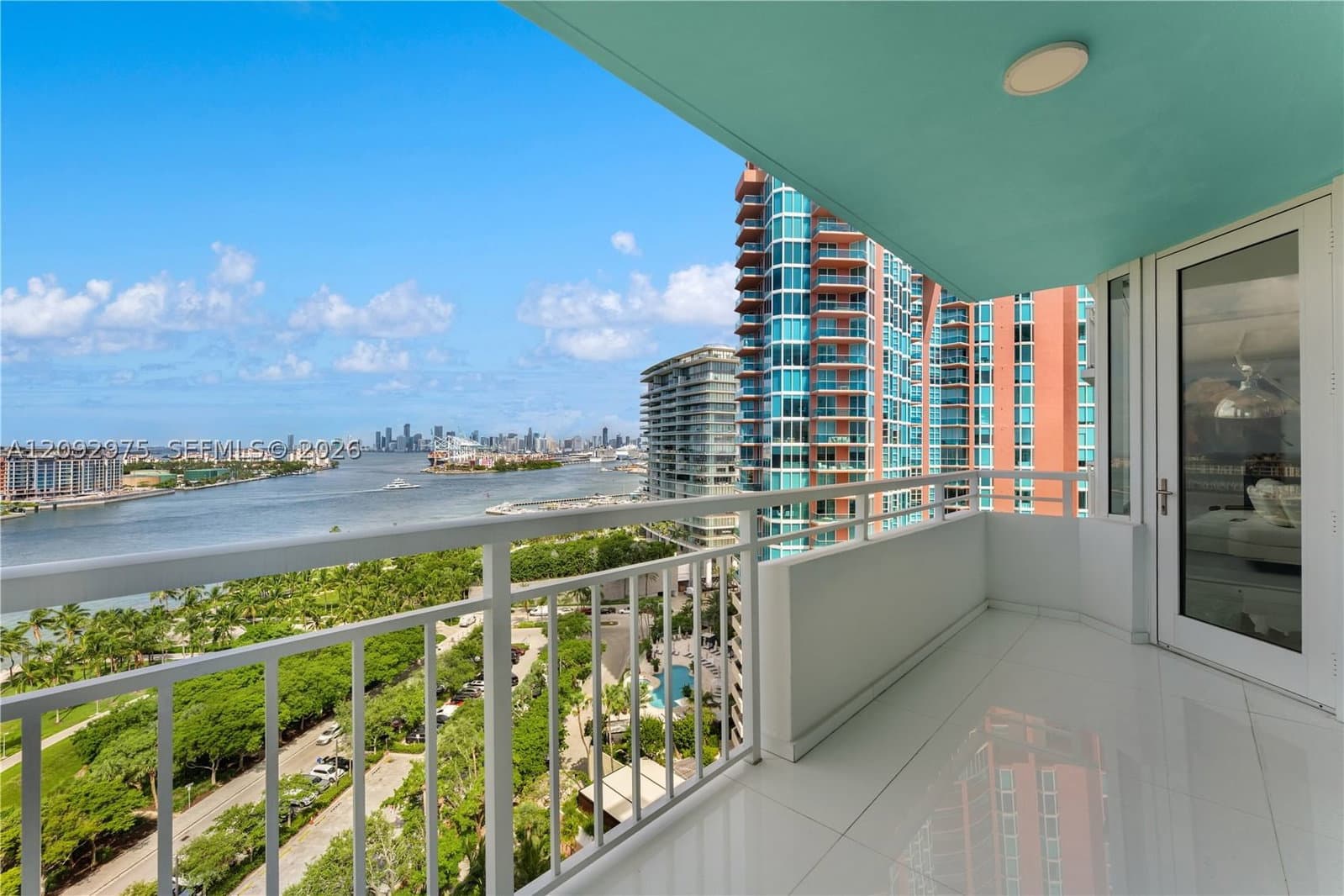 2+1 Condo — 400 Pointe Dr #1805, Miami Beach, FL 33139