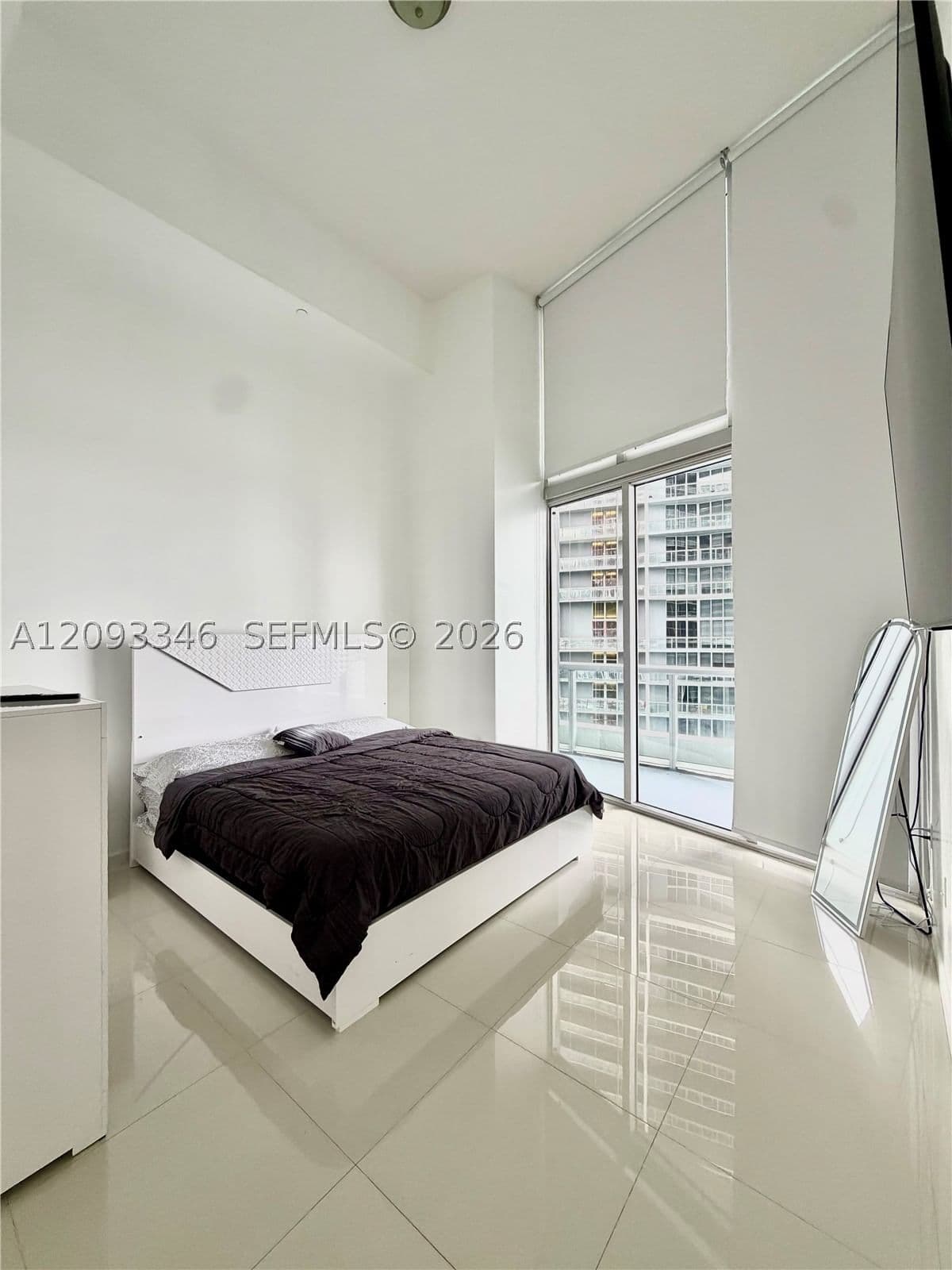 1+1 Condo — 495 Brickell Ave #2206, Miami, FL 33131