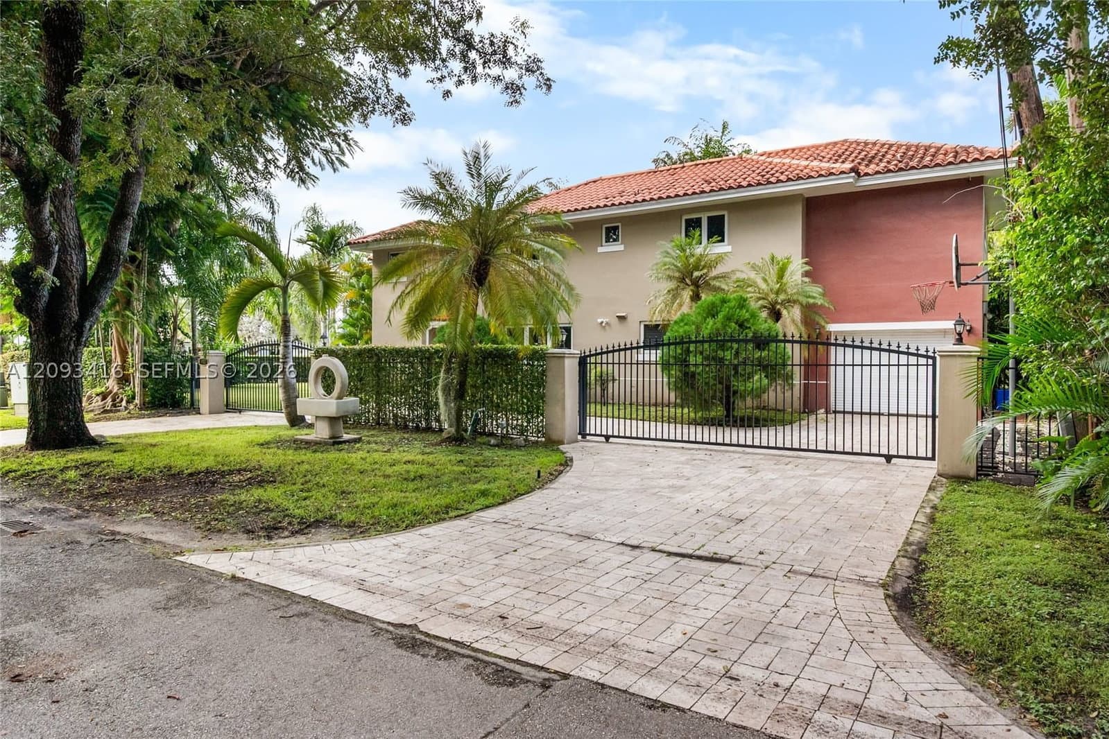3+1 Müstakil ev — 1543 Dorado Ave, Coral Gables, FL 33146