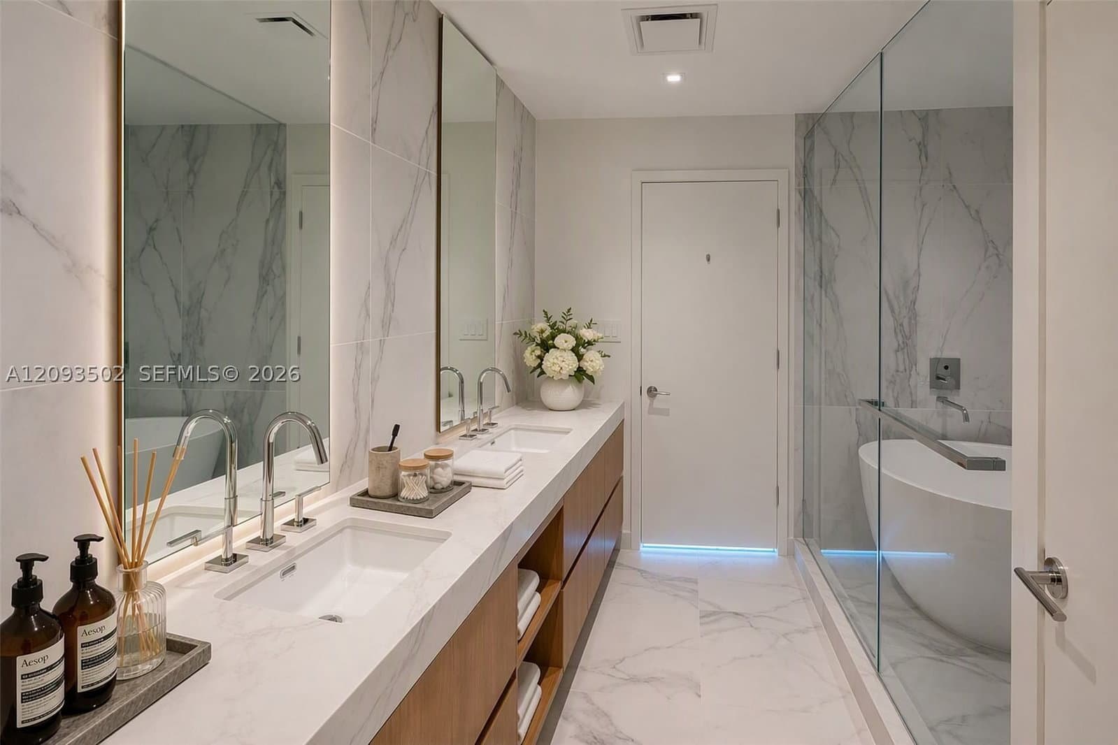 2+1 Condo — 1400 Biscayne Boulevard #303, Miami, FL 33132