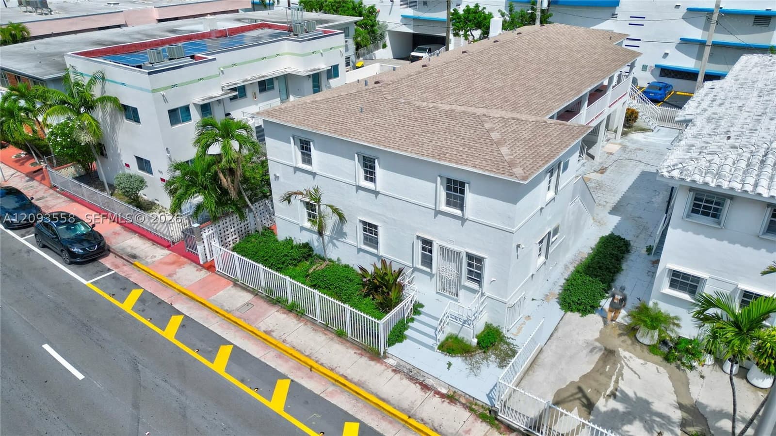 Mülk — 7611 Harding Ave #2, Miami Beach, FL 33141