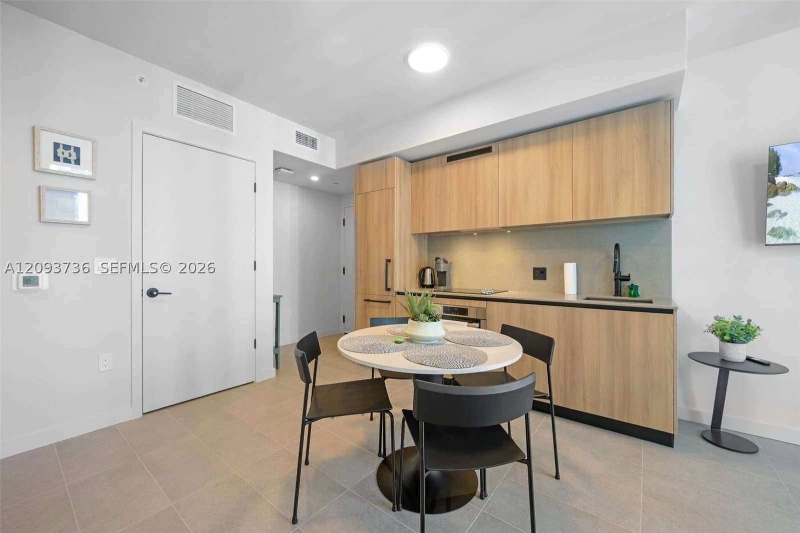 1+1 Condo — 121 5th St #3006, Miami, FL 33132