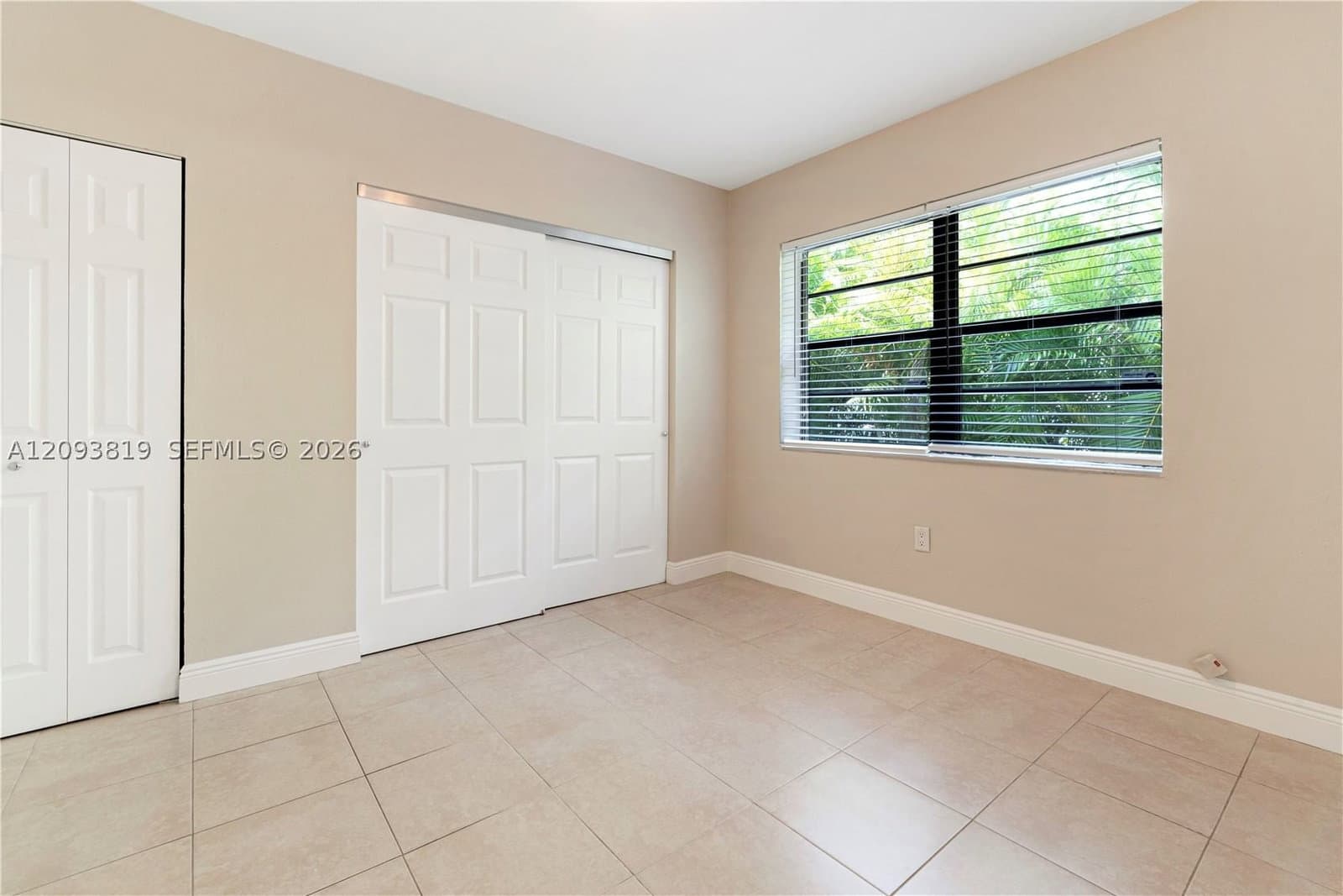 1+1 Mülk — 214 Salamanca Ave #3, Coral Gables, FL 33134