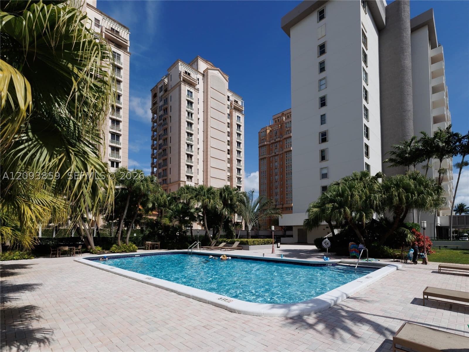 2+1 Condo — 625 Biltmore Way #203, Coral Gables, FL 33134