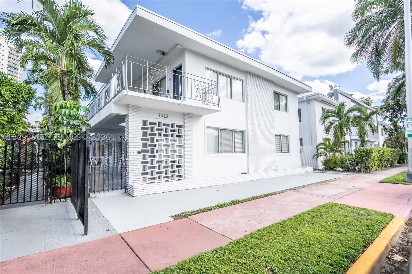 1-bedroom Apartment — 7315 Harding Ave #10, Miami Beach, FL 33141