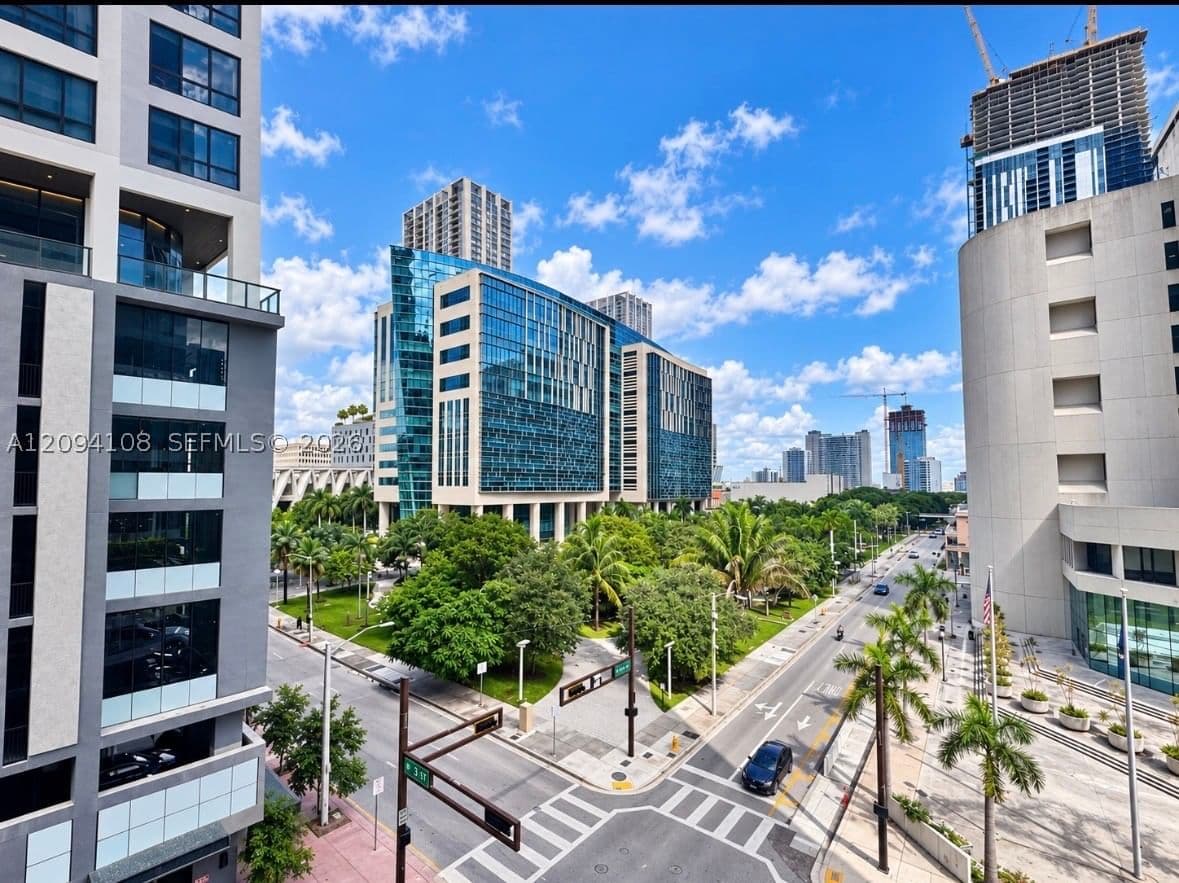 1-bedroom Condo — 225 Miami Ave #504, Miami, FL 33128