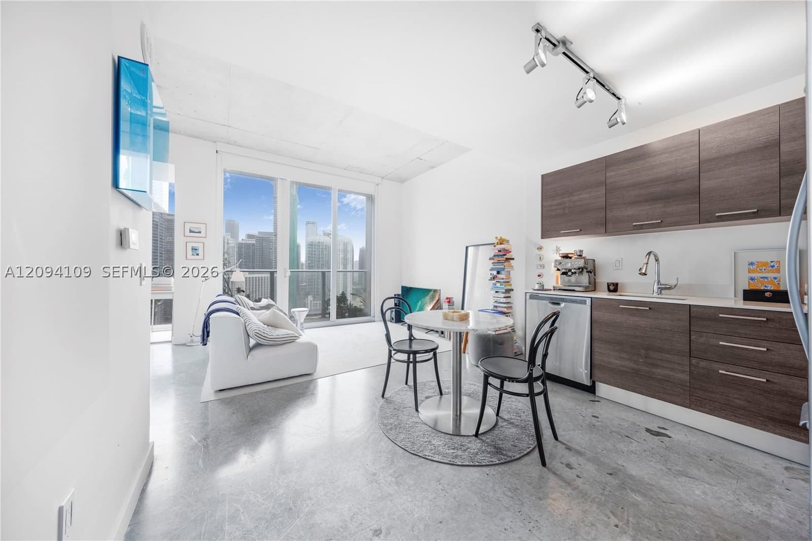 1+1 Condo — 151 1st St #2503, Miami, FL 33131