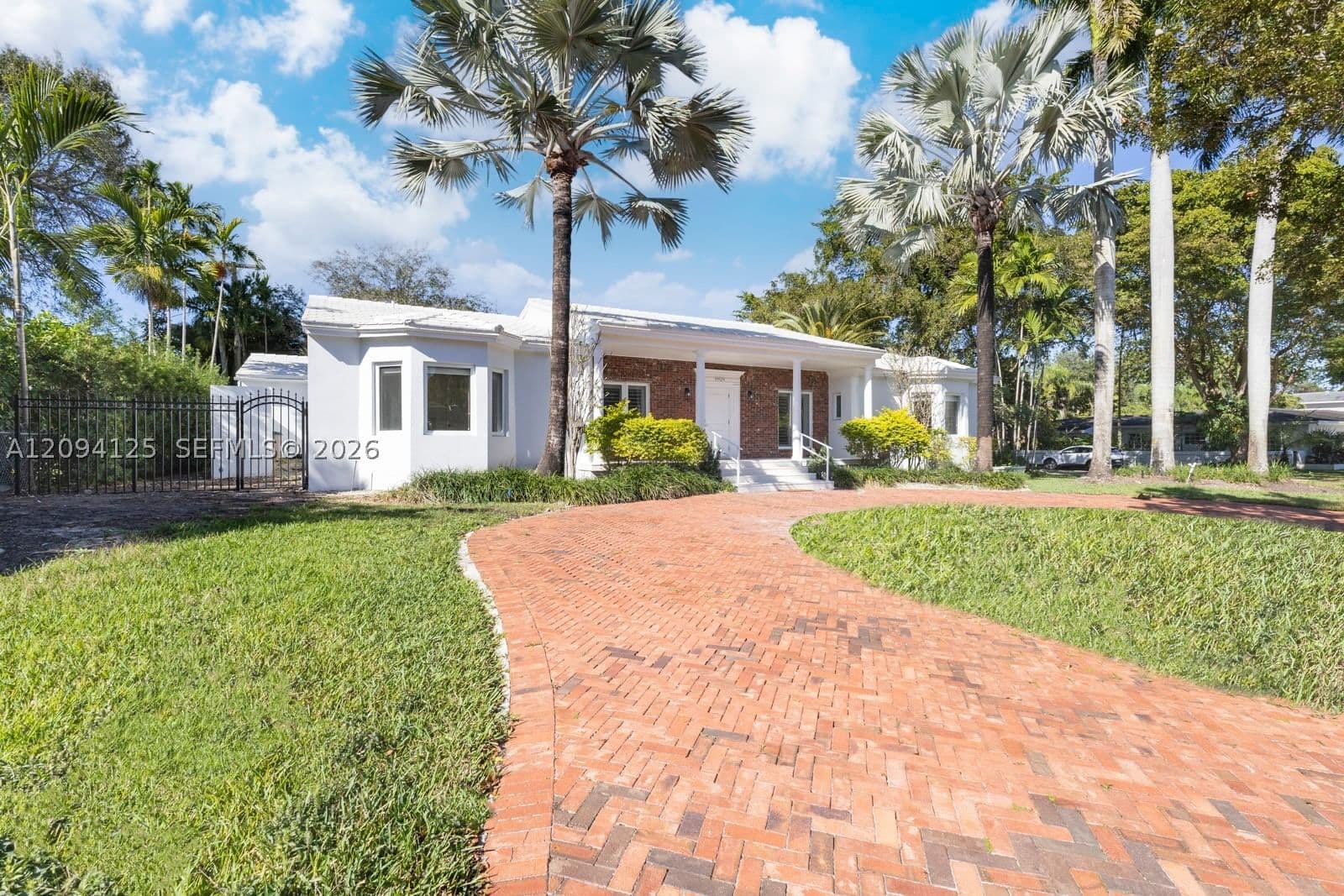 3+1 Müstakil ev — 4404 Alhambra Cir, Coral Gables, FL 33146