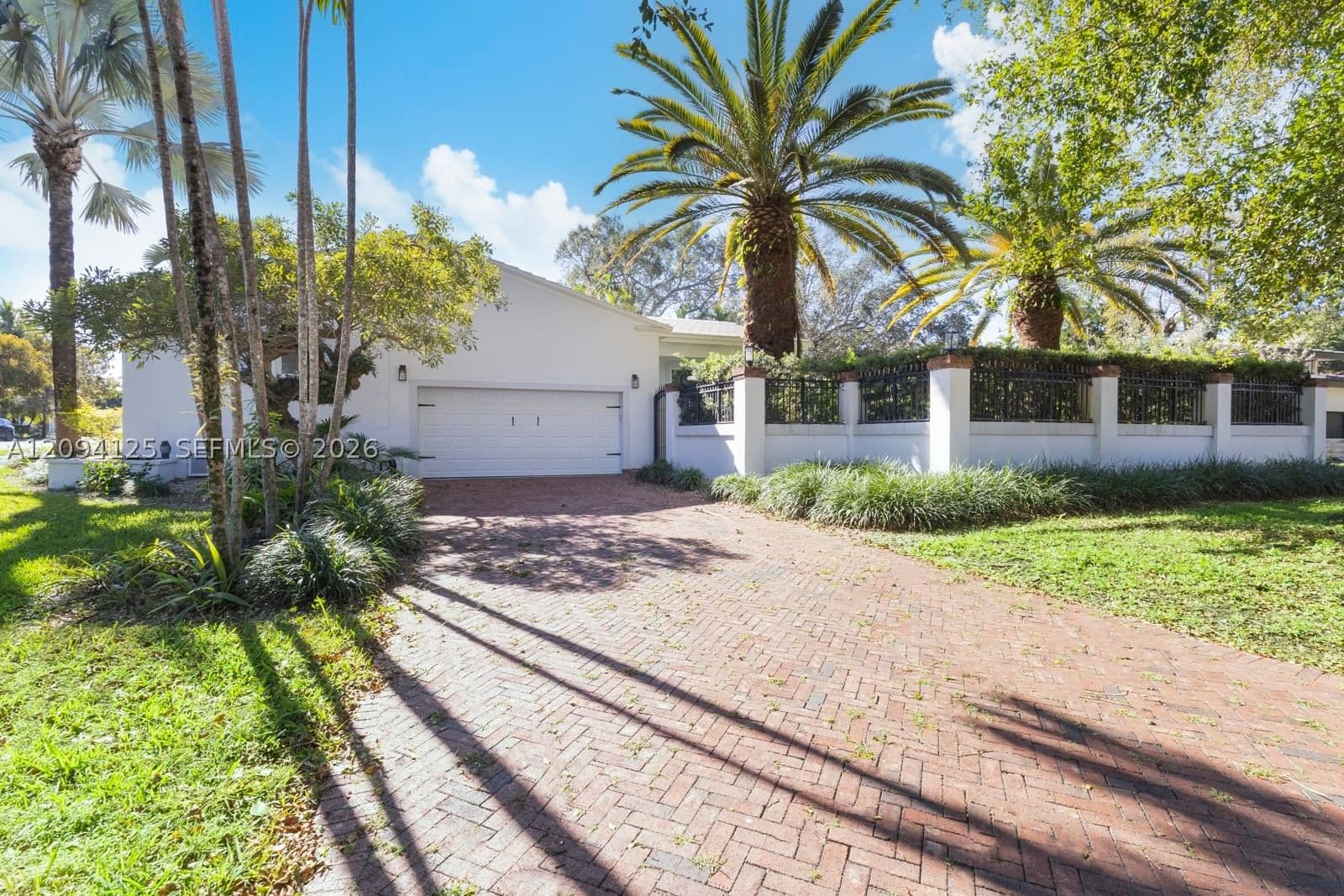 3+1 Müstakil ev — 4404 Alhambra Cir, Coral Gables, FL 33146