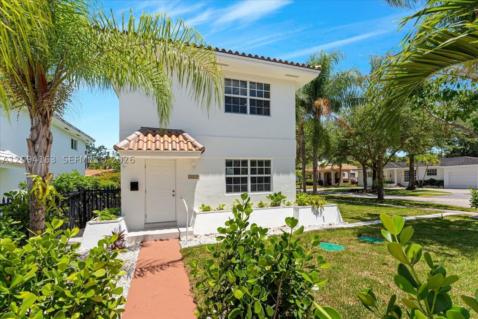 2+1 Mülk — 3619 Le Jeune Rd #2, Coral Gables, FL 33134