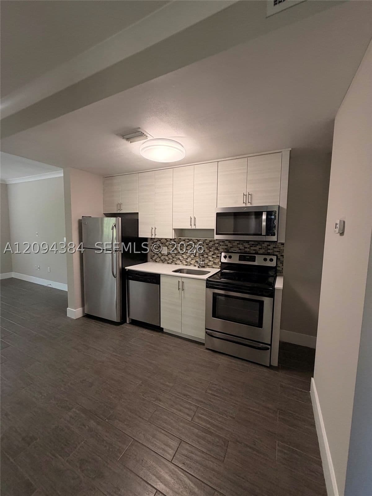 1+1 Daire — 115 Menores Ave #8, Coral Gables, FL 33134