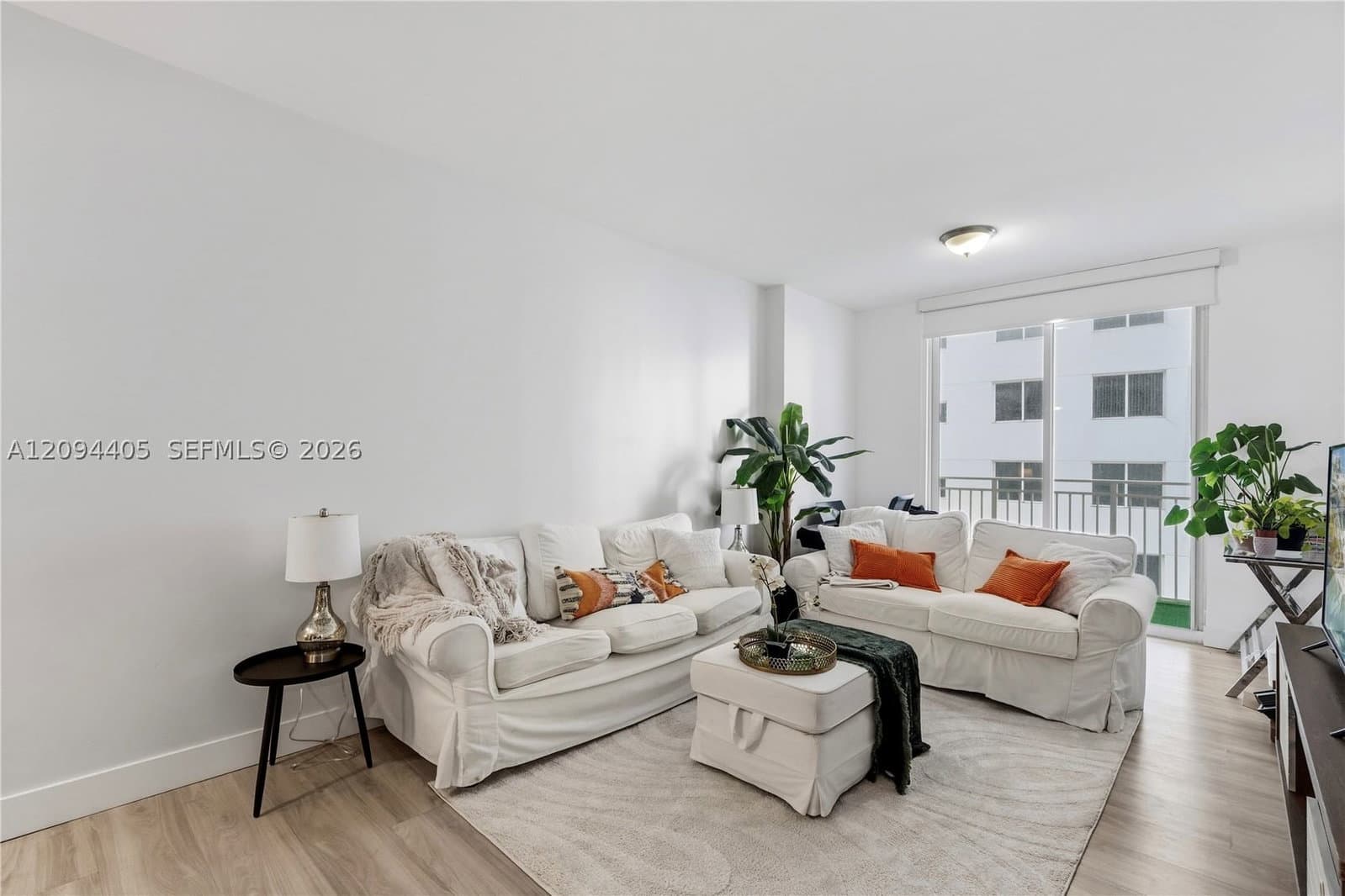 1-bedroom Condo — 185 14th Ter #1402, Miami, FL 33131