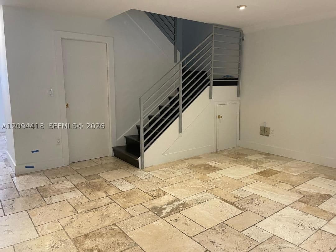 2+1 Townhouse — 261 Navarre Ave #C-4, Coral Gables, FL 33134