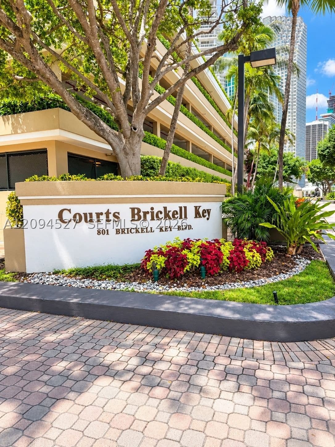 1+1 Condo — 801 Brickell Key Blvd #2108, Miami, FL 33131