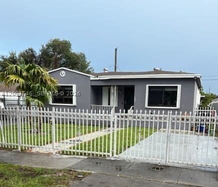 3+1 Müstakil ev — 2962 50th St, Miami, FL 33142