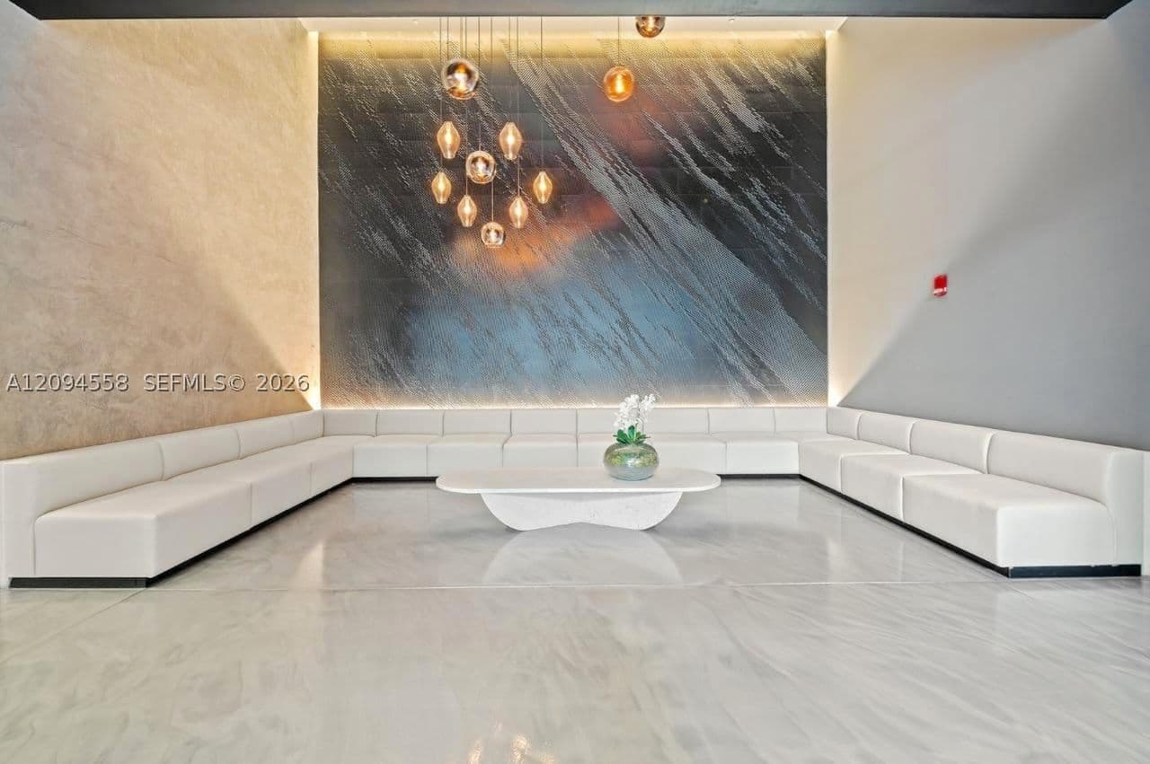 1+1 Condo — 151 1st St #2606, Miami, FL 33131
