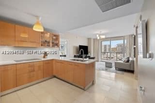 2+1 Condo — 6799 Collins Ave #606, Miami Beach, FL 33141