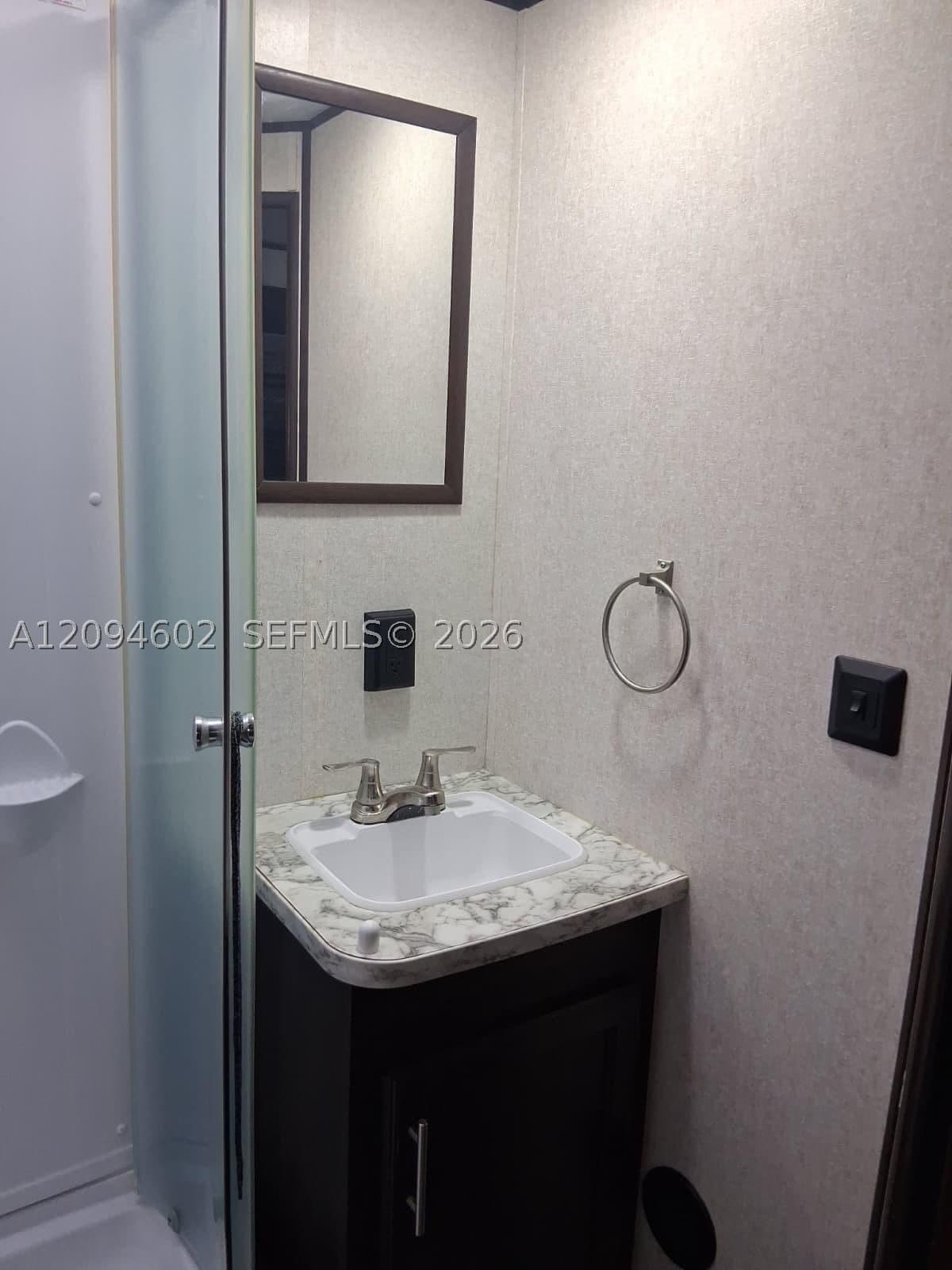 1+1 Mülk — 19301 220th St #3, Miami, FL 33170