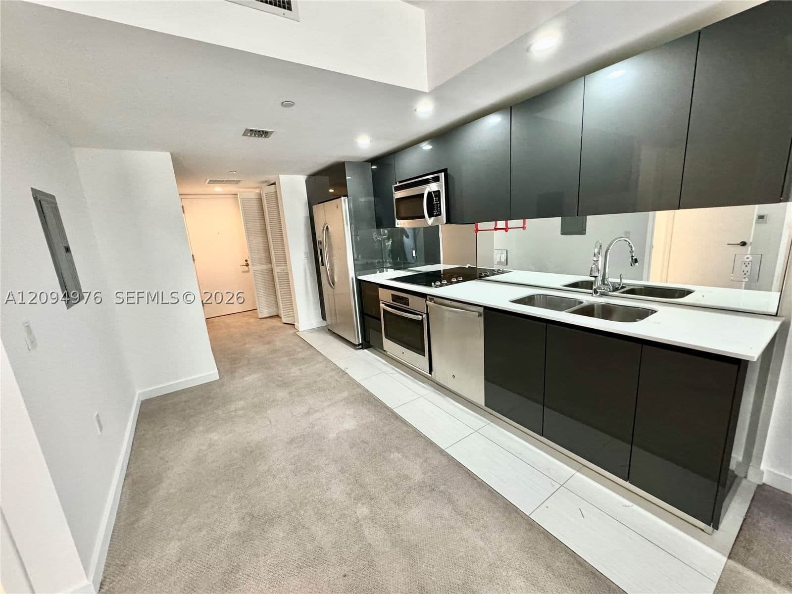 Condo — 31 6th St #903, Miami, FL 33131