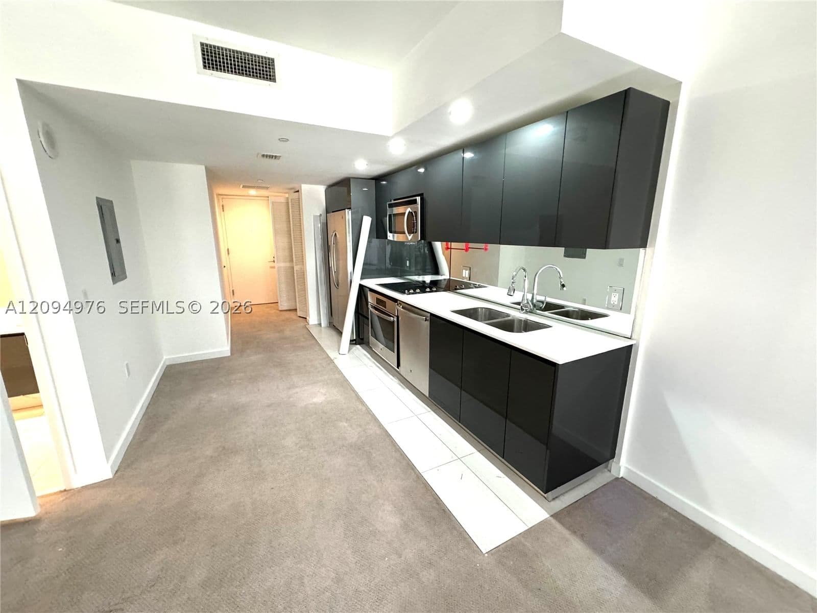 Condo — 31 6th St #903, Miami, FL 33131