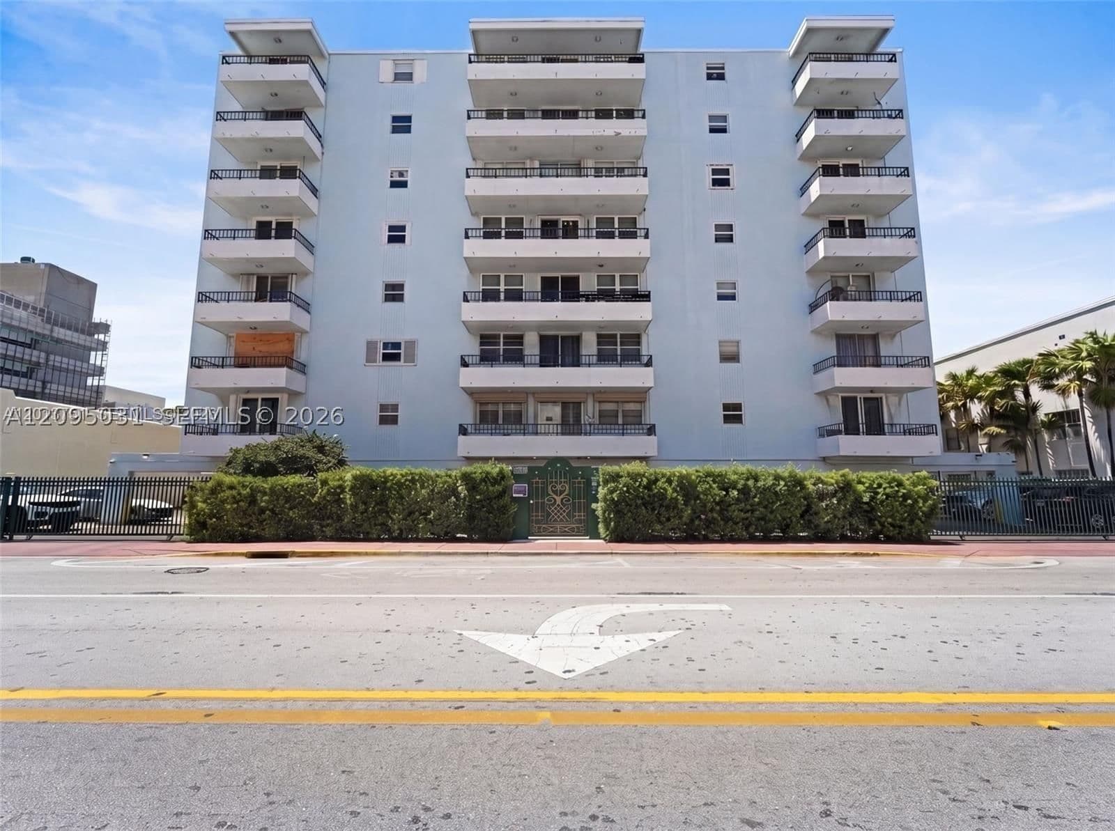 1-bedroom Condo — 720 Collins Ave #509, Miami Beach, FL 33139