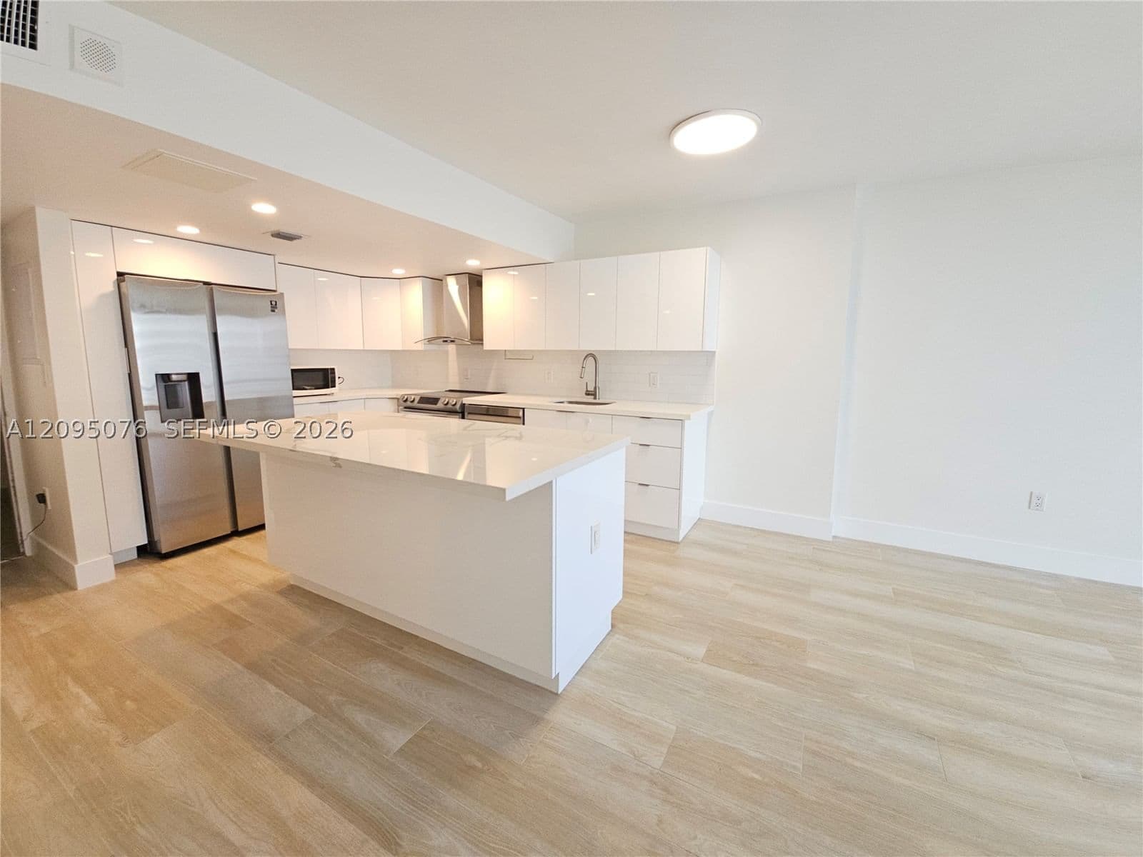 1+1 Condo — 401 Ocean Dr #522, Miami Beach, FL 33139